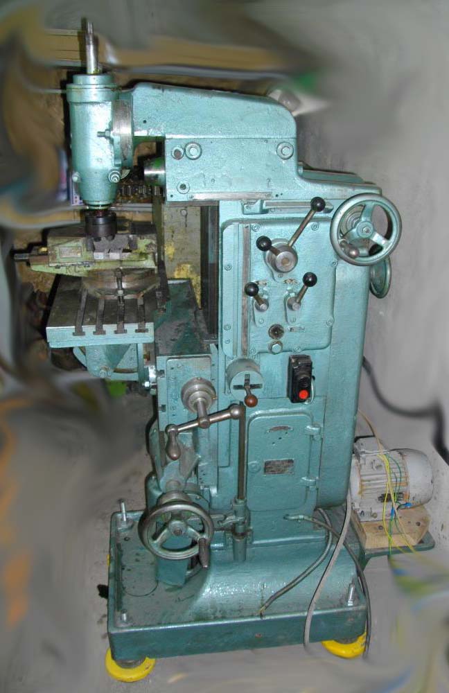 Фото фрезерного універсального верстата 678М